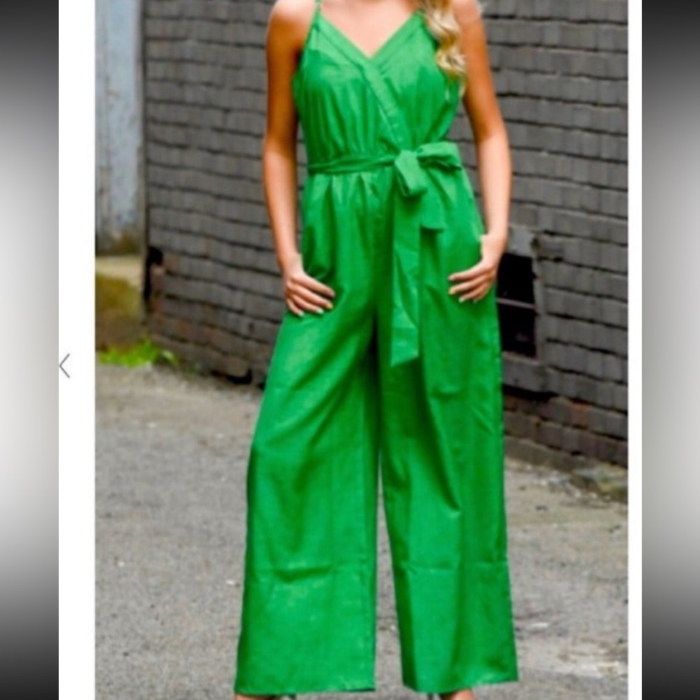 Flying Tomato Women's Green V-Neck Sleeveless Waist Tie Wide-Leg Jumpsuit Medium